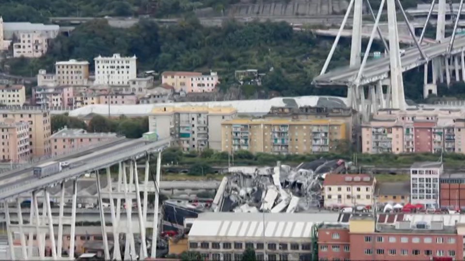 Broadcast still at 25m. ITV1, ITV News at Ten, 16 July 2026.