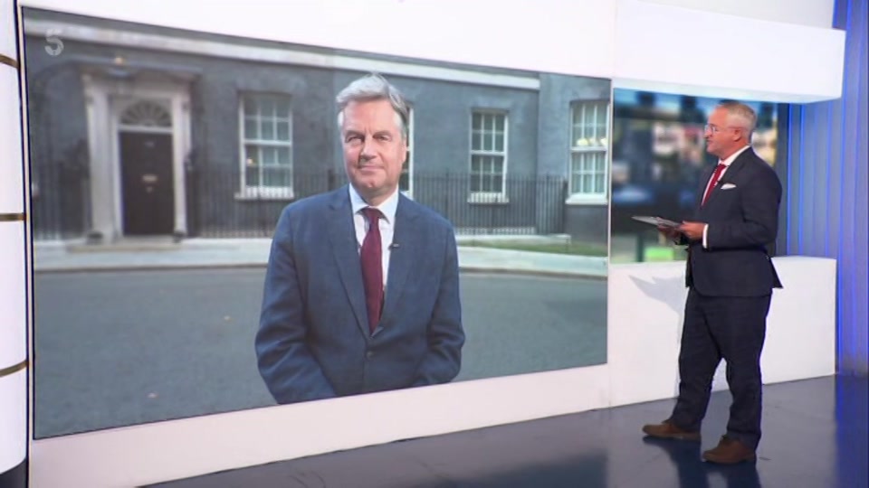 Still from Channel 5 at 4:00