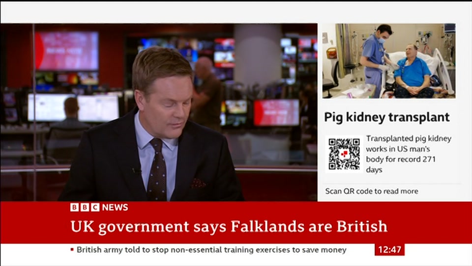 Broadcast still at 32m. BBC Two, Politics Live, 4 September 2026.