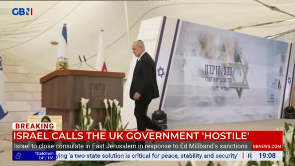 Still from GB News at 8:00
