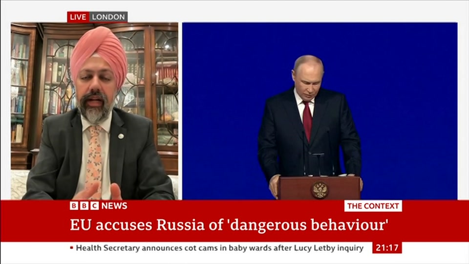 Still from BBC News at 17:00