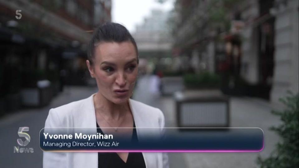 Still from Channel 5 at 4:00
