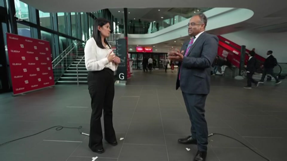 Broadcast still at 18m 30s. Channel 4, Channel 4 News, 29 September 2026.