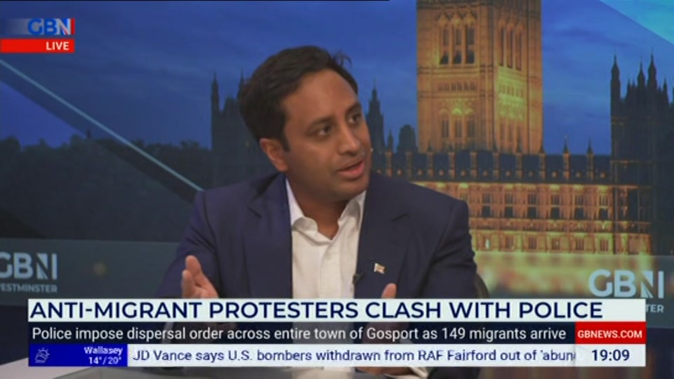 Still from GB News at 9:00
