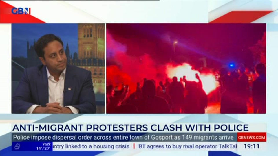 Broadcast still at 11m 30s. GB News, New: Farage, 5 October 2026.