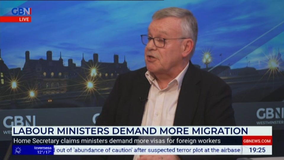 Broadcast still at 25m 30s. GB News, New: Farage, 5 October 2026.