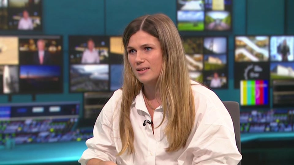 Broadcast still at 13m 30s. ITV, ITV Lunchtime News, 7 October 2026.