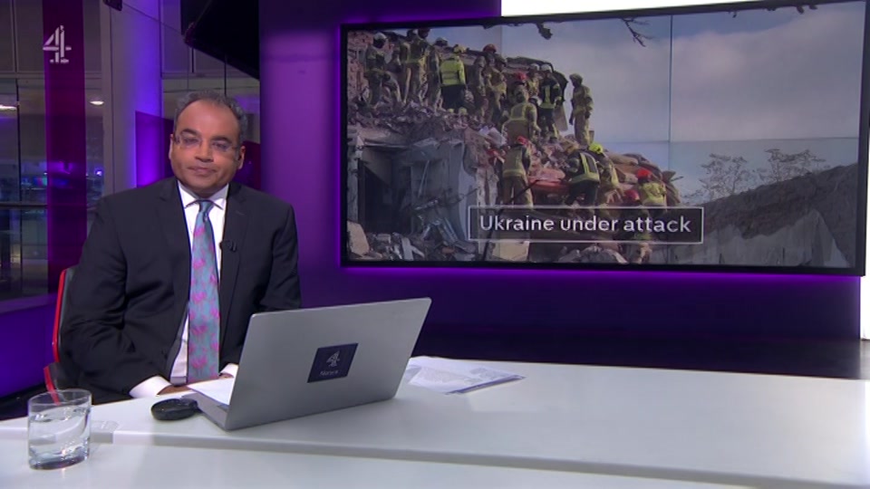 Broadcast still at 18m 30s. Channel 4, Channel 4 News, 7 October 2026.