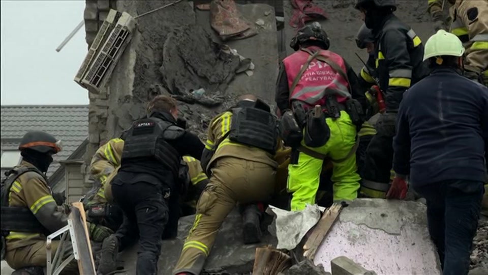 Still from BBC One at 4:00