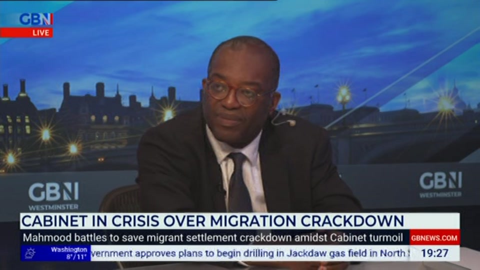 Broadcast still at 27m 30s. GB News, Farage, 21 October 2026.