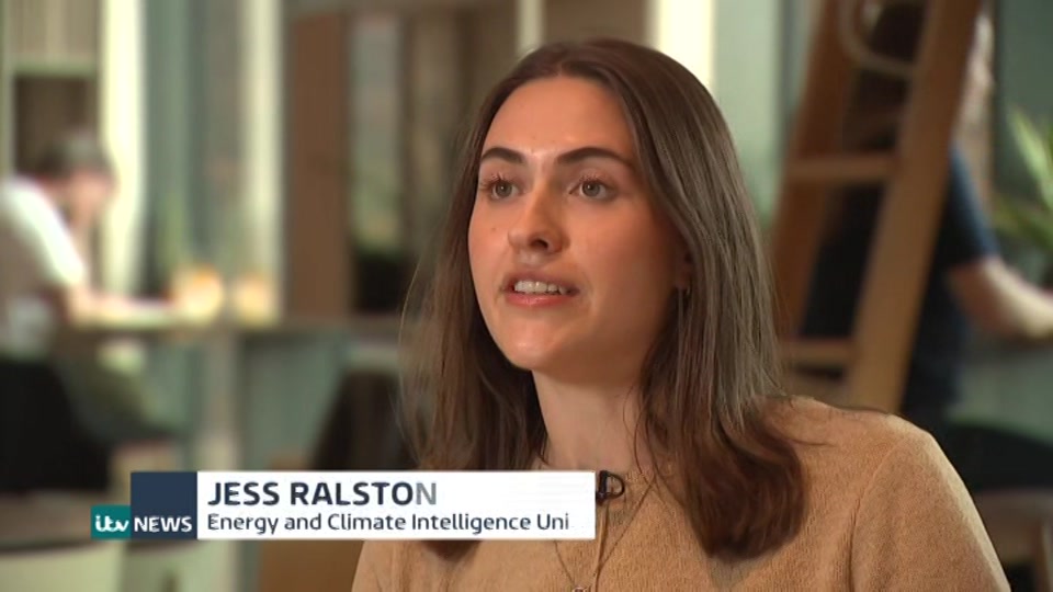 Broadcast still at 7m 30s. ITV, ITV News at Ten, 21 October 2026.