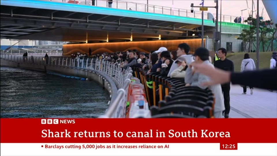 Broadcast still at 25m. BBC News, BBC News Now, 22 October 2026.