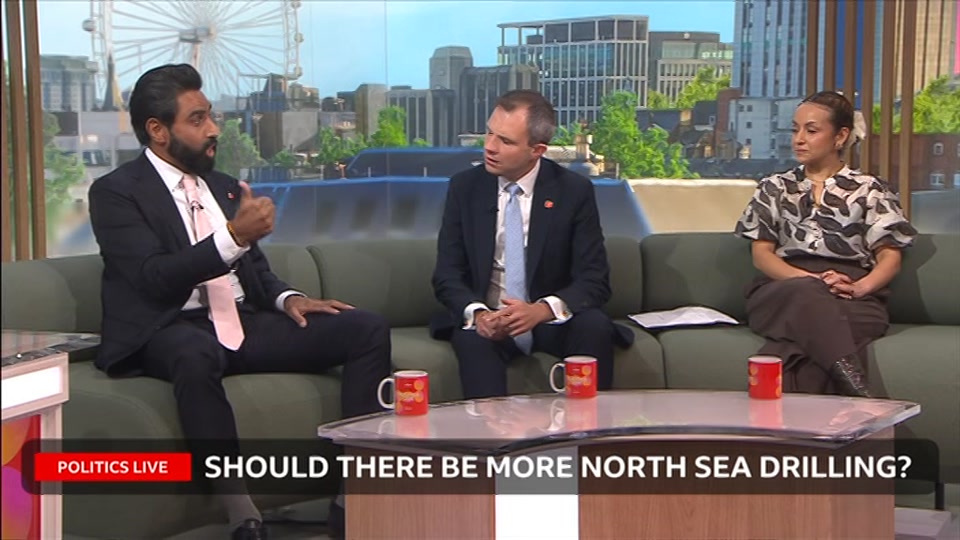 Broadcast still at 16m 30s. BBC Two, Politics Live, 22 October 2026.