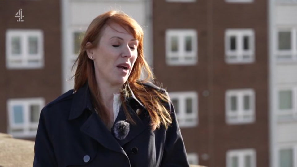 Broadcast still at 25m 30s. Channel 4, Channel 4 News, 22 October 2026.