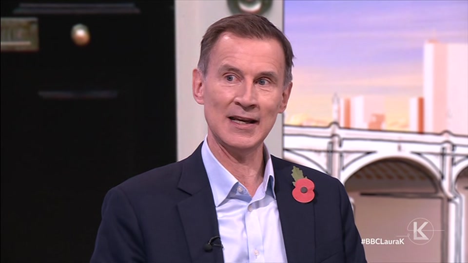 Broadcast still at 34m 30s. BBC One, Sunday with Laura Kuenssberg, 25 October 2026.