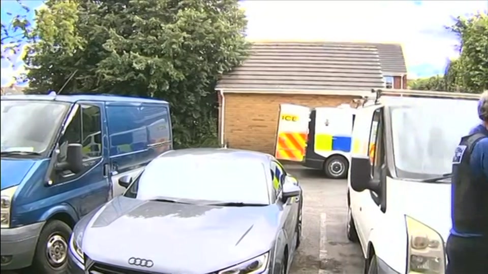 Broadcast still at 22m 30s. BBC One, BBC News, 27 October 2026.