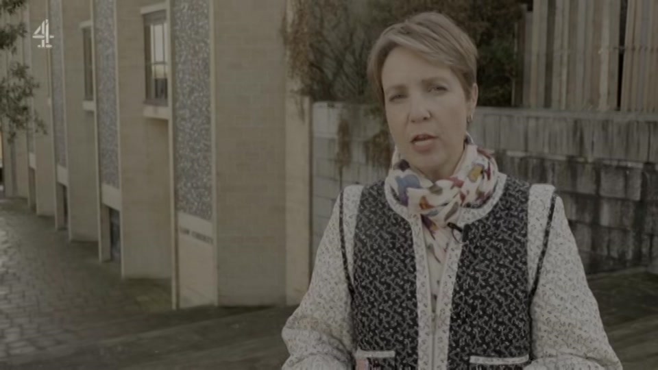 Broadcast still at 43m. Channel 4, Channel 4 News, 27 October 2026.