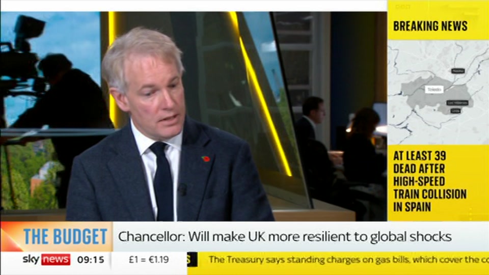 Broadcast still at 15m. Sky News, Mornings with Ridge and Frost, 28 October 2026.