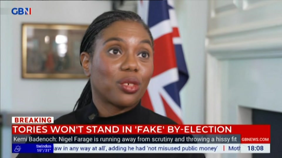 Still from GB News at 8:00