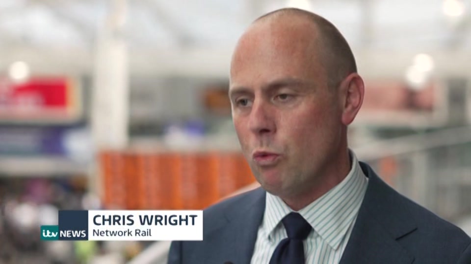 Broadcast still at 15m. ITV1, ITV News at Ten, 6 August 2026.