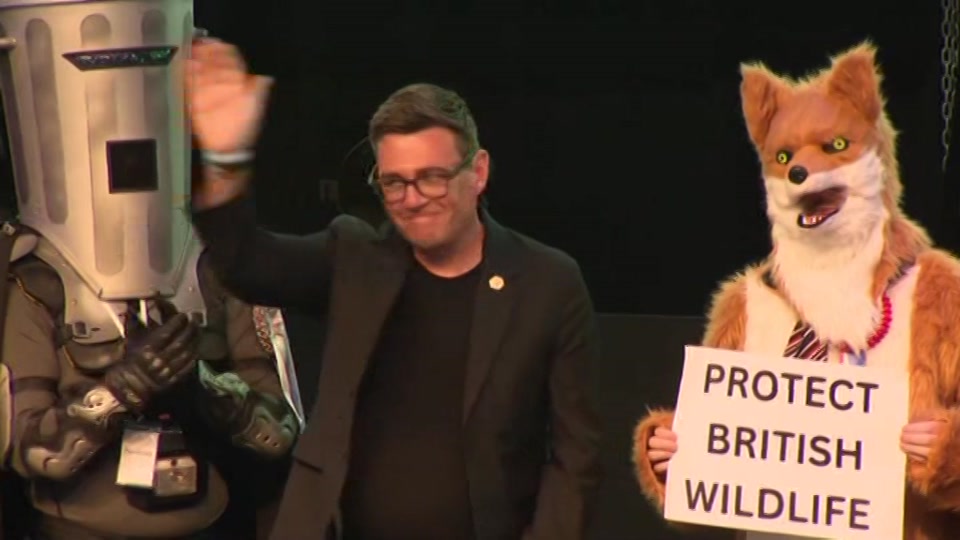 Still from ITV at 19:00