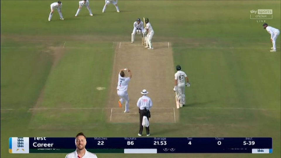Broadcast still at 28m. BBC One, BBC News and Weather, 19 August 2026.
